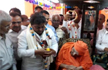 Separate religion tag for Lingayats: M B Patil visits Siddaganga seer